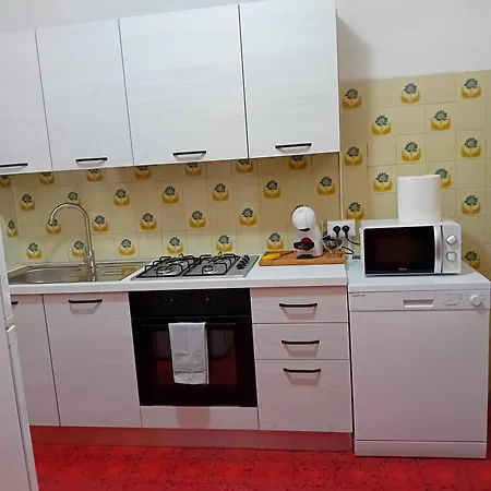 A Due Passi Dal Mare 瓦雷多利亚